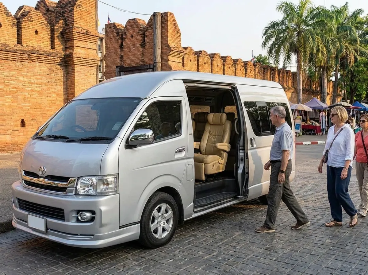 Chiang Mai Old City (Tha Phae Gate) – taxi from Hua Hin
